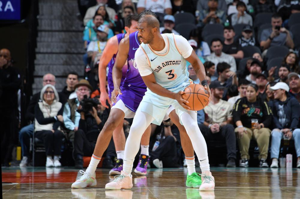 欧冠女排决赛：科内利亚诺对阵朱婷老东家斯坎迪奇，哪队能夺冠？