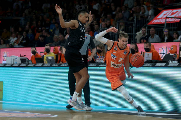 充满了戏剧 充满了戏剧